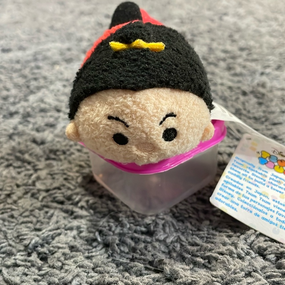 NWT Disney queen of hearts Tsum Tsum plushie